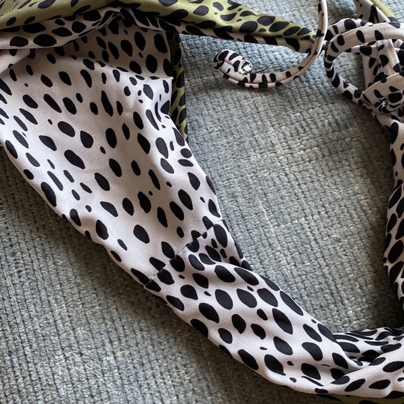 Reversible Animal Print Bandeau Bikini - Picture 5 of 5